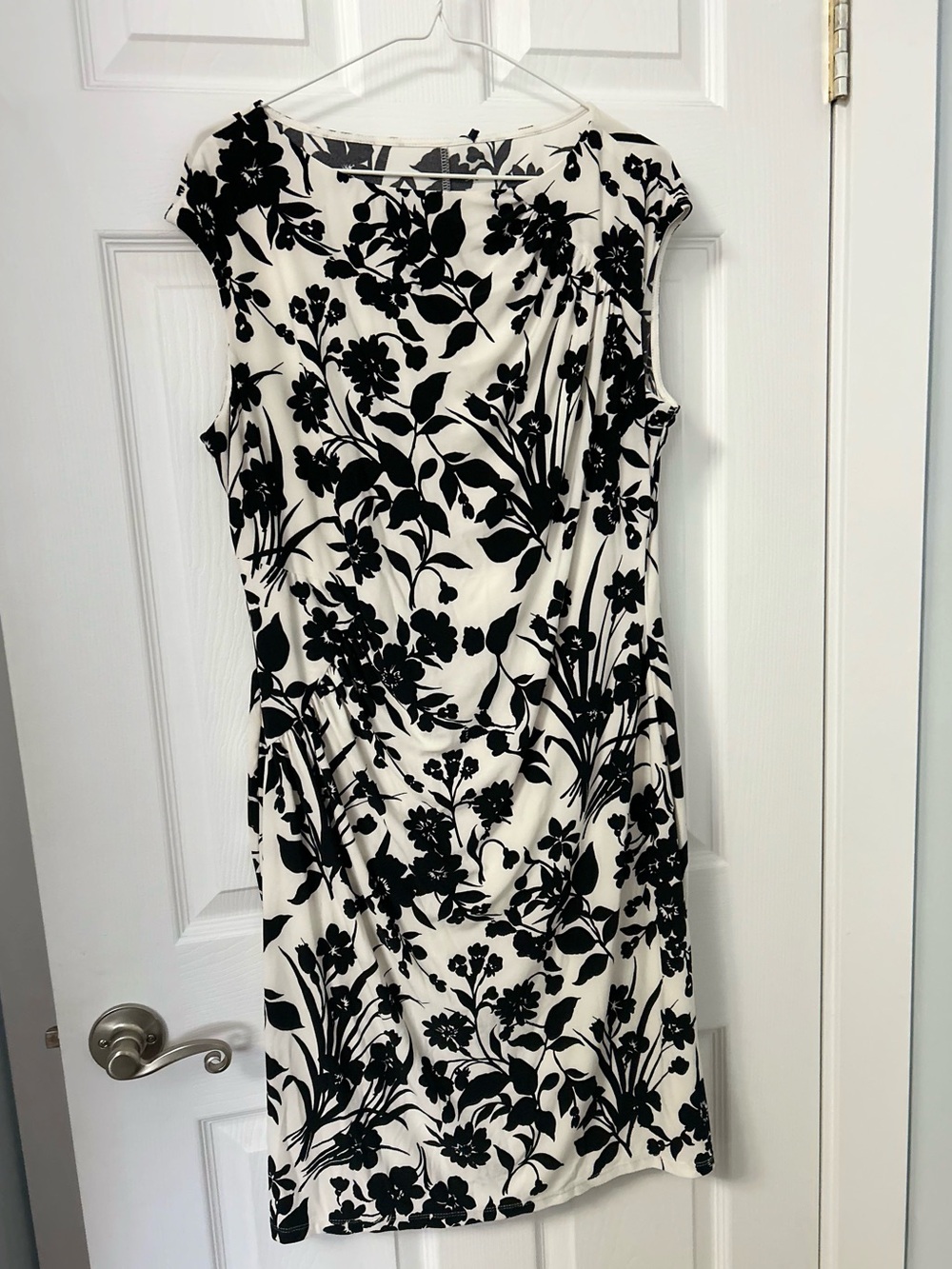 Chaps Black & White Floral Midi Sheath Dress